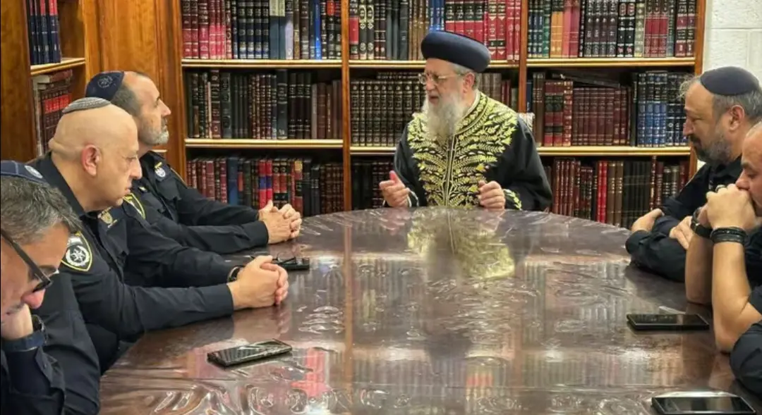اجتماع الحاخام الأكبر لإسرائيل مع أفراد من "الشاباك"
