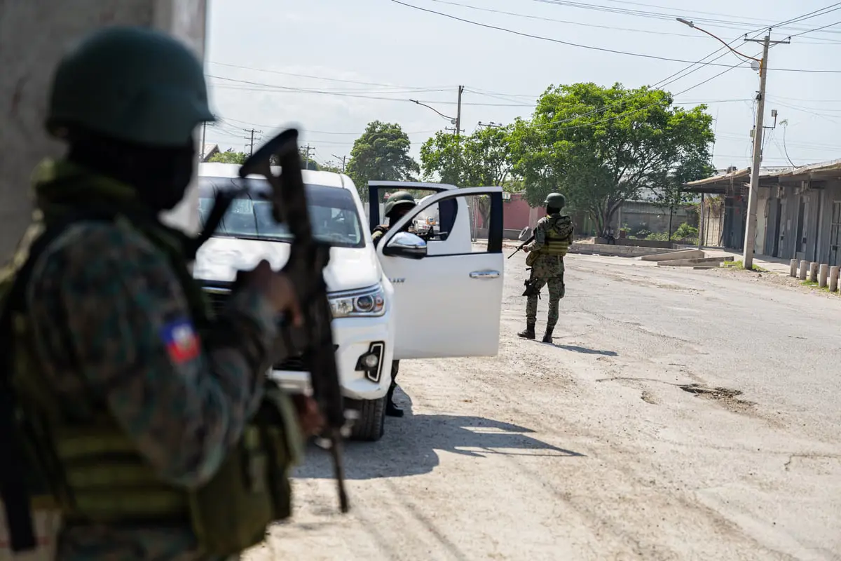 بعد سيطرة العصابات.. استقالة رئيس وزراء هايتي