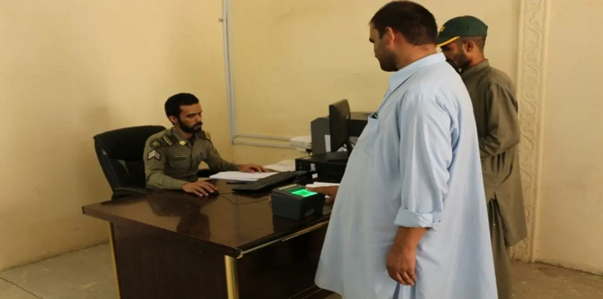جوازات عسير تطالب الوافدين المخالفين بالتوجه إلى مطار "أبها" ضمن حملة "وطن بلا مخالف"