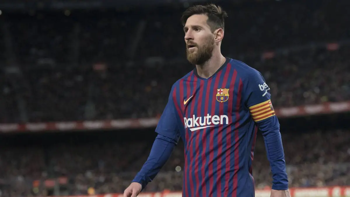صحيفة تكشف آخر تطورات إصابة ميسي قبل مباراة برشلونة ضد ريال مدريد في الكلاسيكو