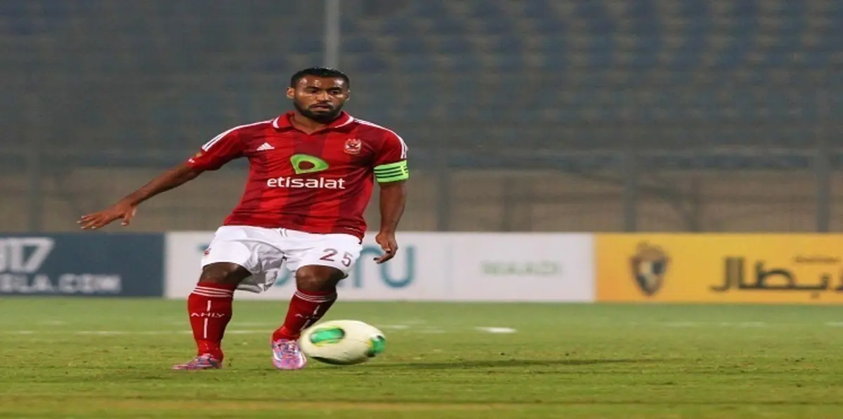 سر طرد مدافع الأهلي المصري أمام الإنتاج.. ومعوض يضرب الحكم  (فيديو)