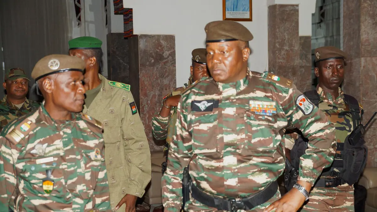 الاتحاد الإفريقي يوجه "نداء" لحكام النيجر والجابون