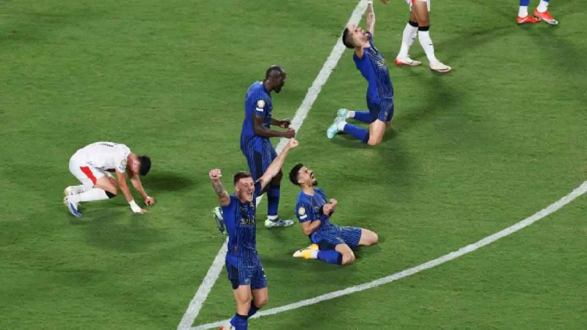 مفاجأة.. كم لاعباً سعودياً شارك مع الهلال ضد مانشستر سيتي؟