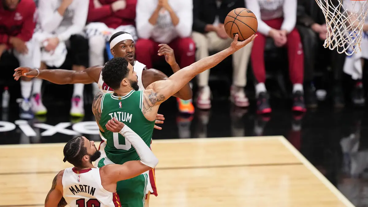 NBA.. تيتوم ينتفض ليحافظ على آمال سيلتيكس بالفوز على هيت