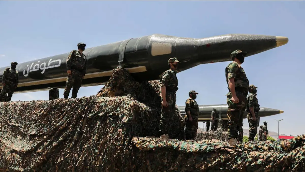 الحوثيون يعلنون إطلاق دفعة جديدة من الصواريخ نحو إسرائيل