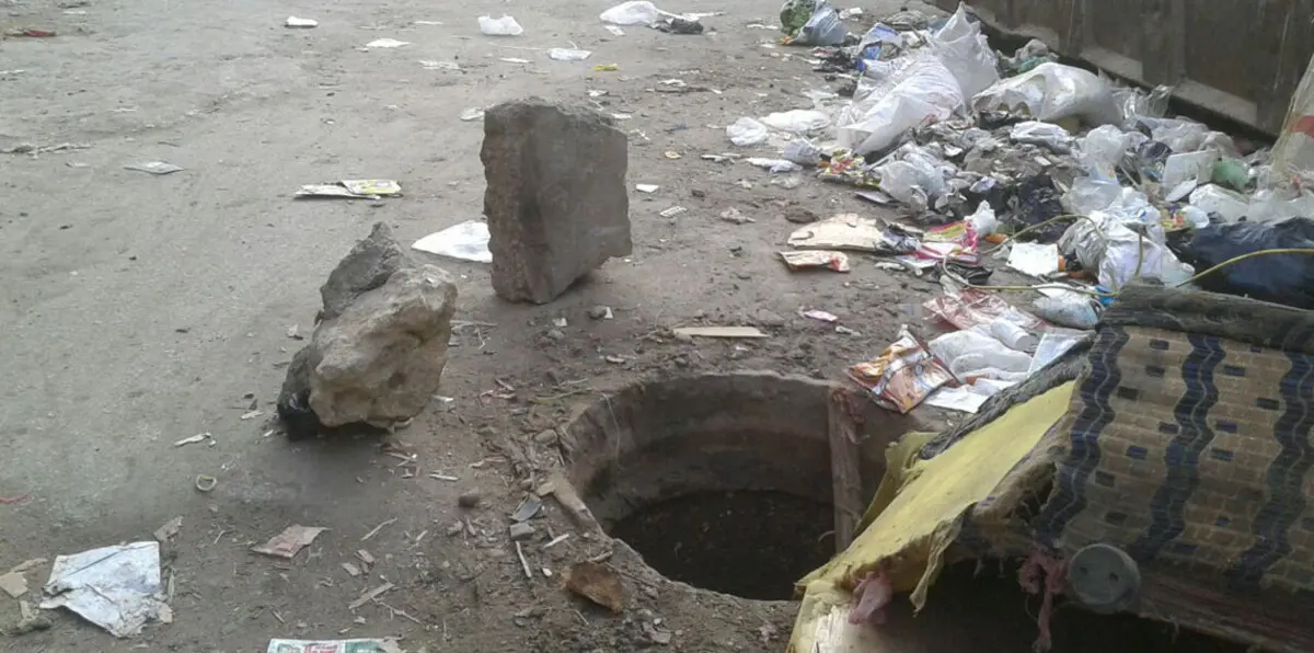 اليمن.. سقوط طفلة بمجاري الصرف الصحي وفقدان شابين حاولا انقاذها