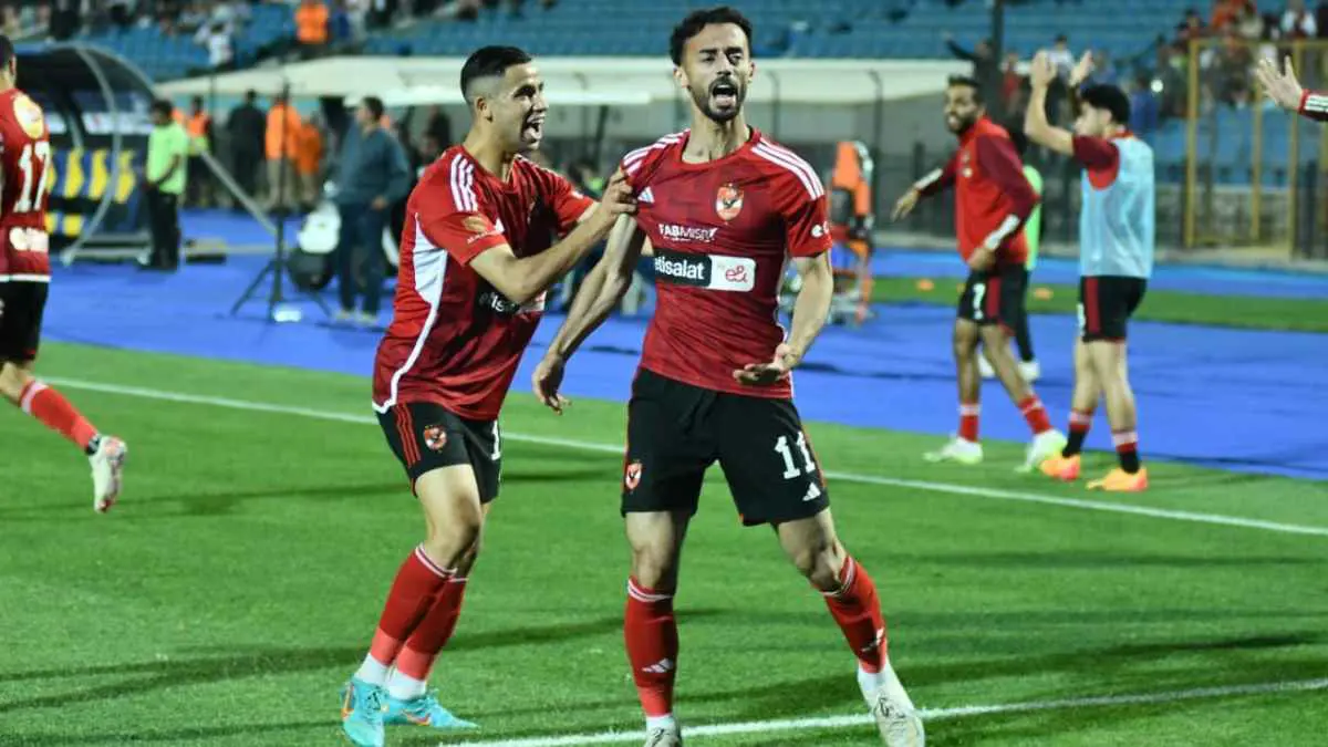 الزمالك يحصل على توقيع نجم الأهلي المصري