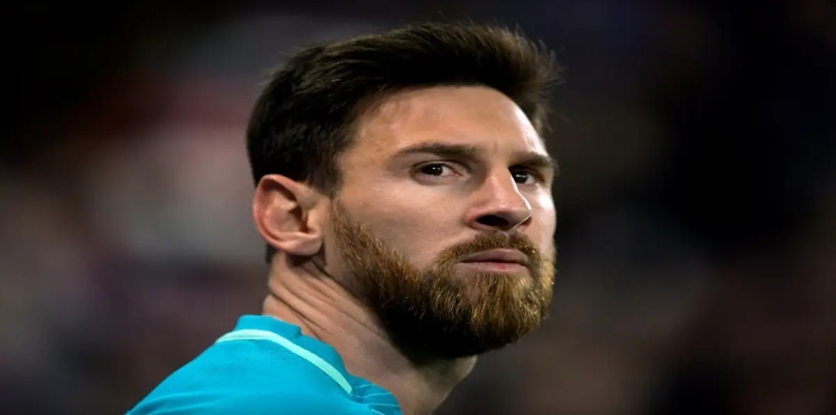 لماذا غضب ميسي من إقالة المسؤول الذي انتقده؟