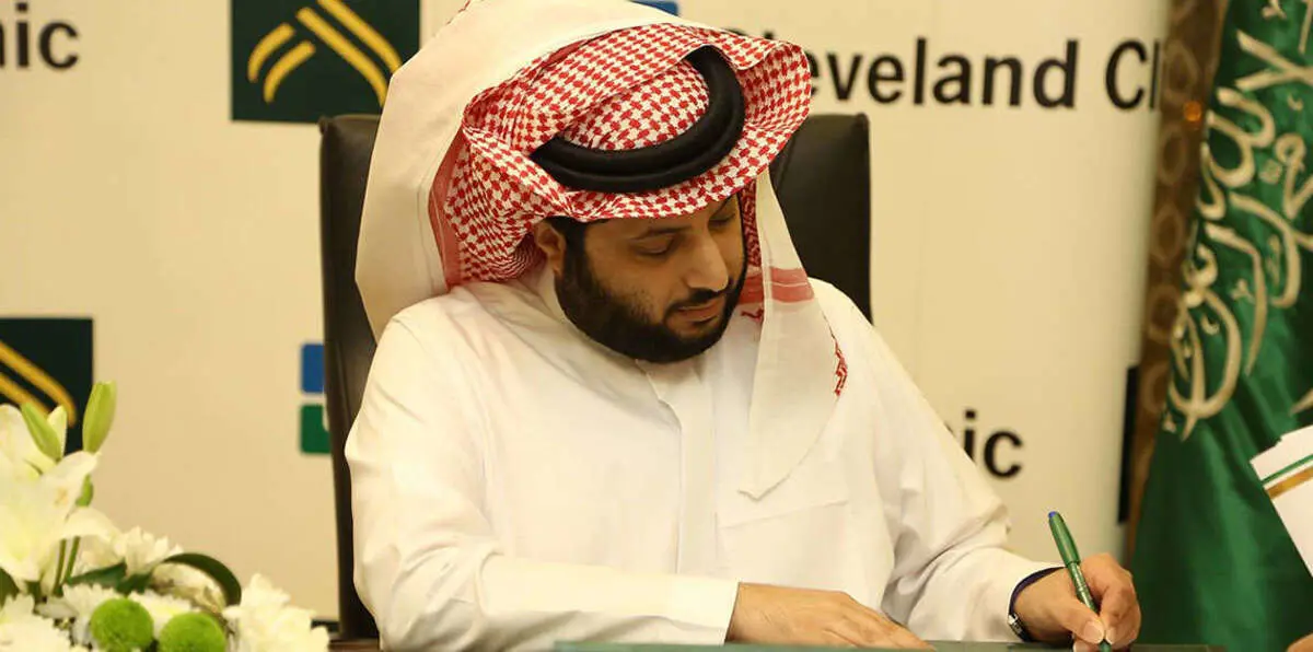تركي آل الشيخ يستخدم صفقة كريستيانو رونالدو للسخرية من النادي الأهلي المصري