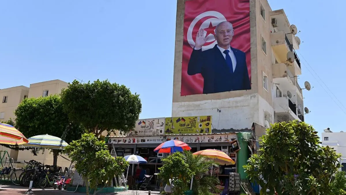 هل تحولت تونس لساحة صراع جديدة بين فرنسا وأمريكا؟