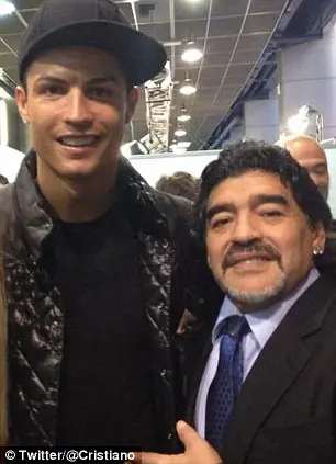 كريستيانو رونالدو مع مارادونا