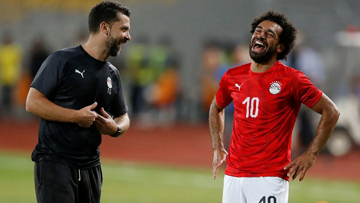 أبرز تغريدات "تويتر" الرياضية.. حارس نادي ليفربول مع مولوده الجديد.. و"فيفا" تهنئ محمد صلاح بعيد ميلاده