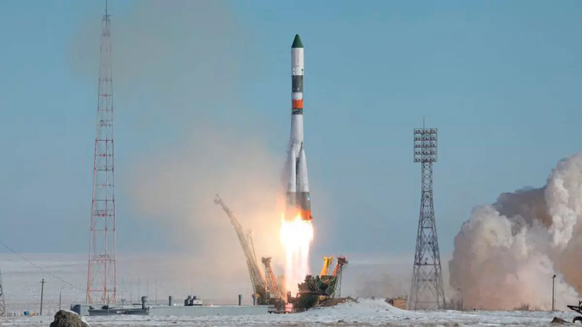 روسيا تطلق 4 أقمار صناعية عسكرية‎