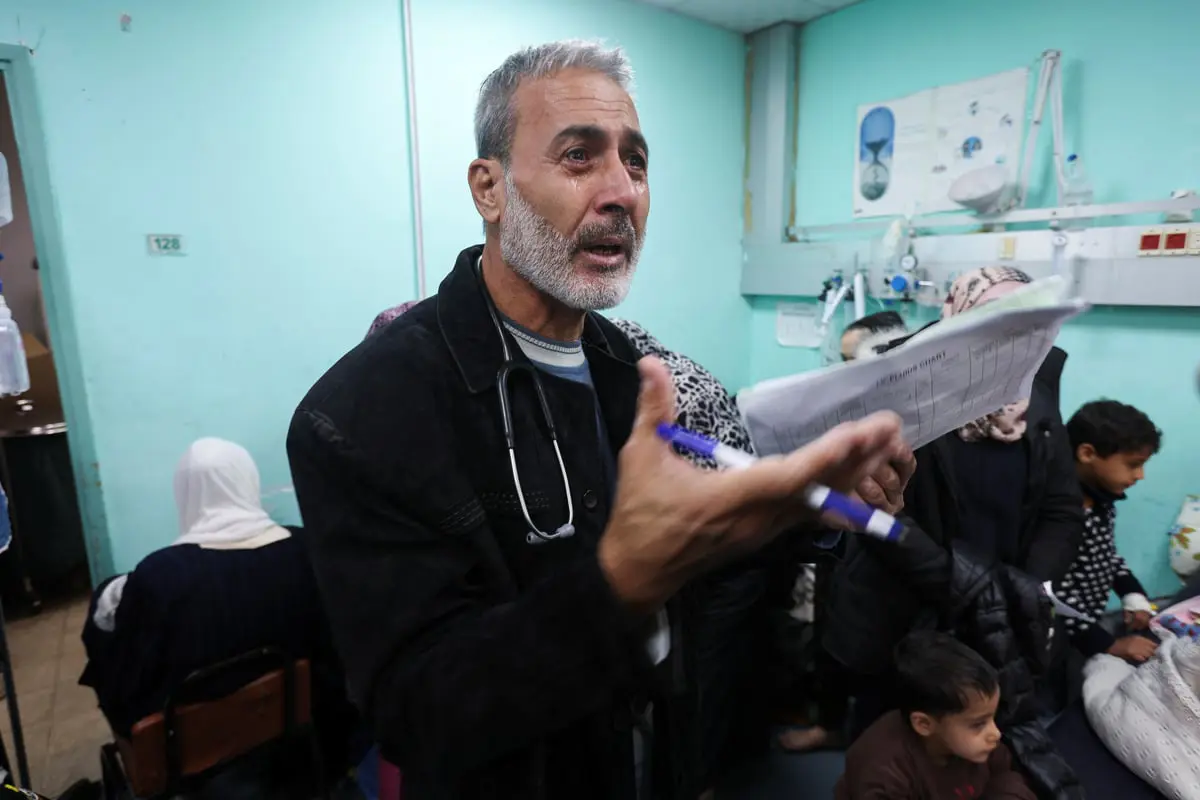 بألم وحسرة.. طبيب من غزة يحكي قصة اعتقاله