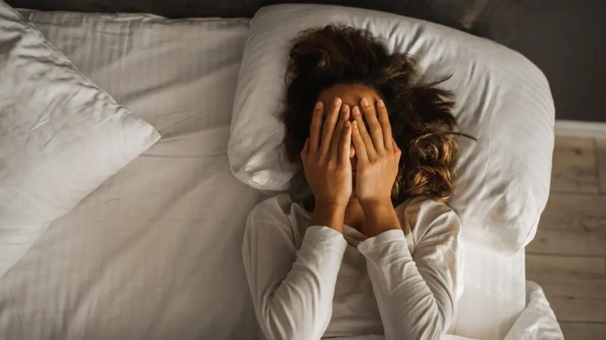 دراسة: النوم في عطلة نهاية الأسبوع مرتبط بانخفاض أعراض الاكتئاب