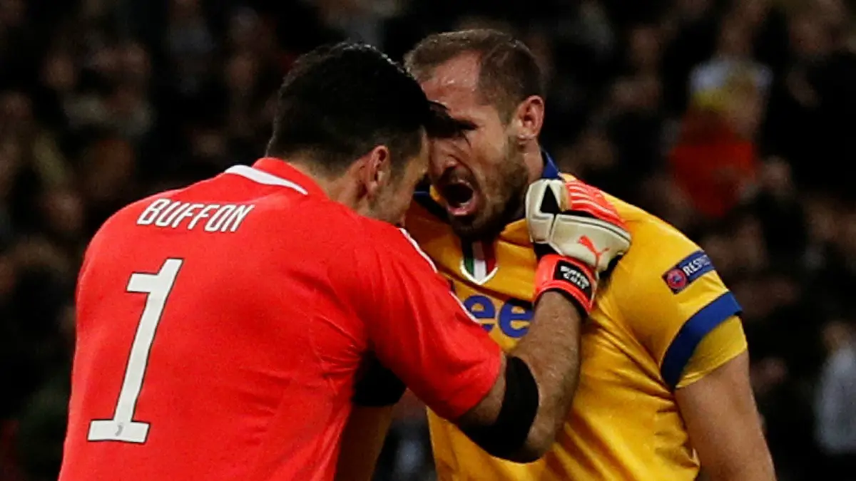 رغم انتكاسة الدوري الإيطالي.. يوفنتوس يستقر على التجديد للثنائي كيليني وبوفون