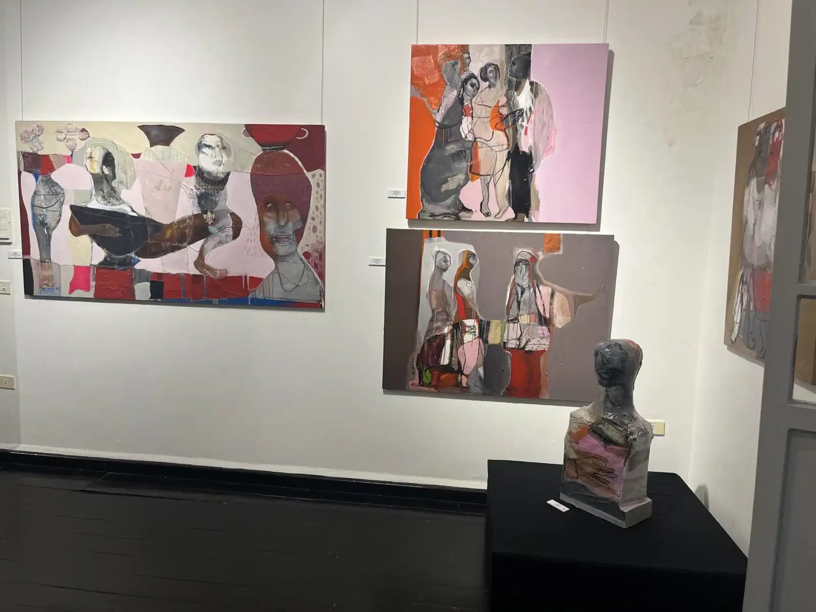 لوحات منى نحلة