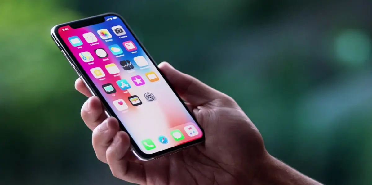 ما حقيقة إطلاق "آبل" للهاتف الأغلى في تاريخها؟