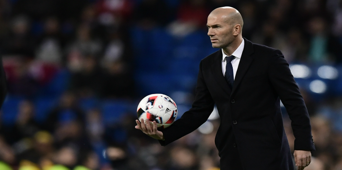 بعد خماسية الكلاسيكو.. لاعبو ريال مدريد يريدون عودة زين الدين زيدان