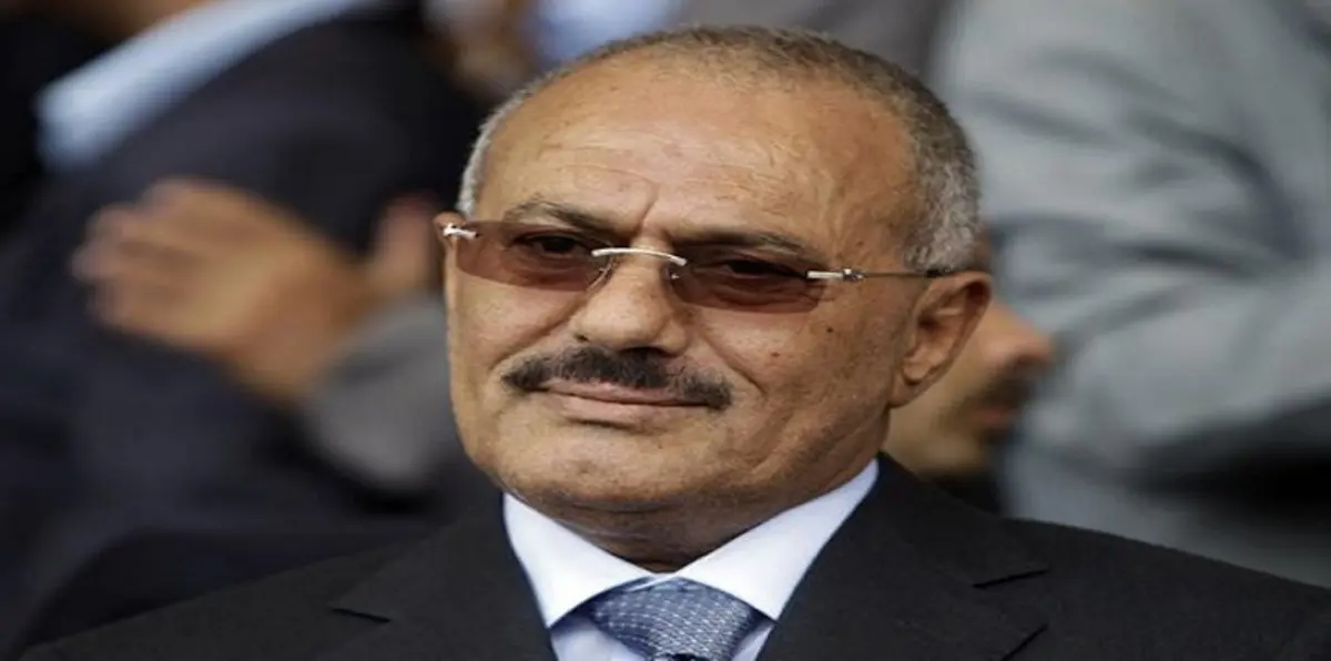 شاهد بالصور.. علي عبدالله صالح يحضر "شخصيا" عزاء مستشار الرئيس هادي