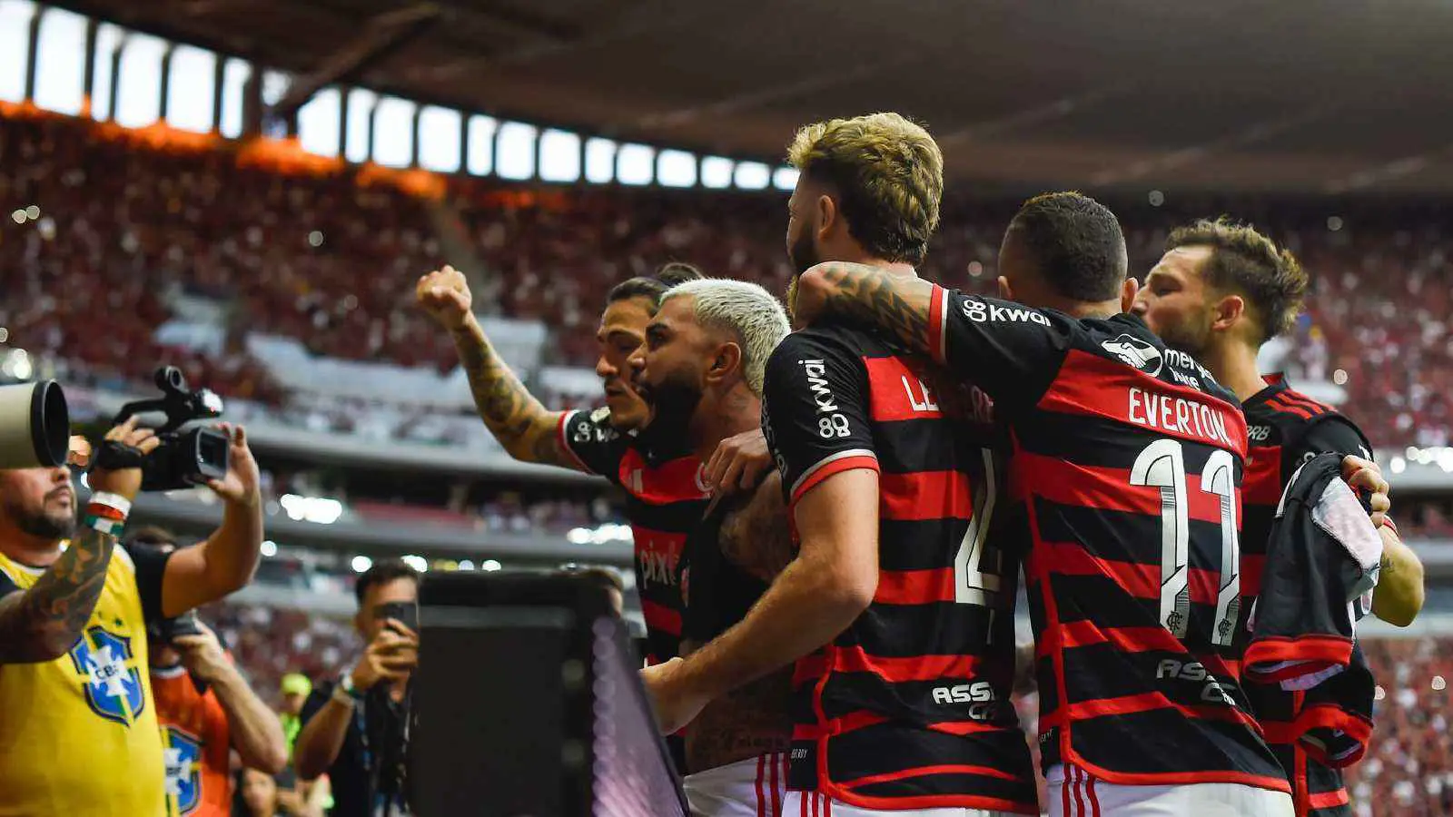 أغرب ضربة جزاء تقود فلامنغو للانتصار في الدوري البرازيلي (فيديو)