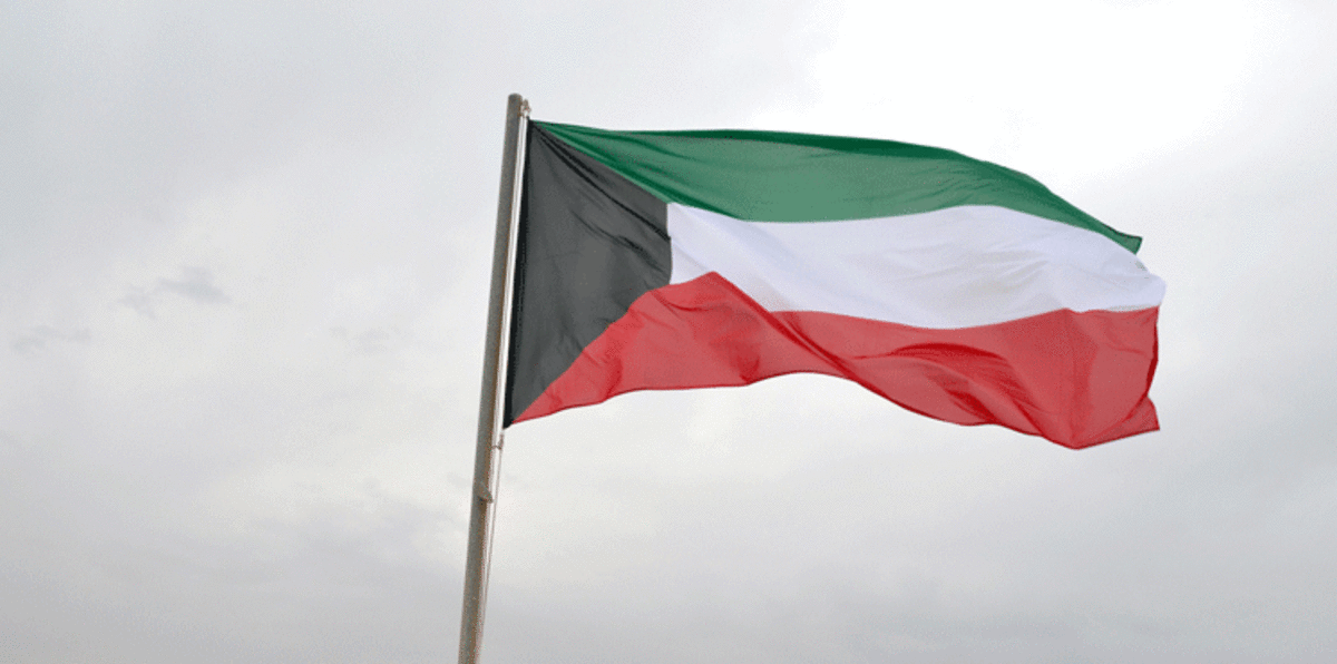 الكويت تستدعي سفيرها لدى إيران