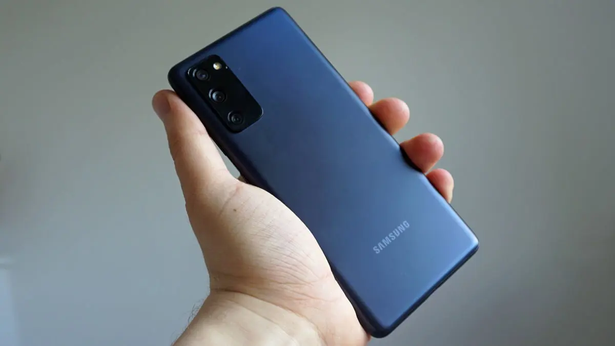 مع قرب إطلاقه.. ما السعر المتوقع لهاتف سامسونغ الجديد Galaxy S21 FE