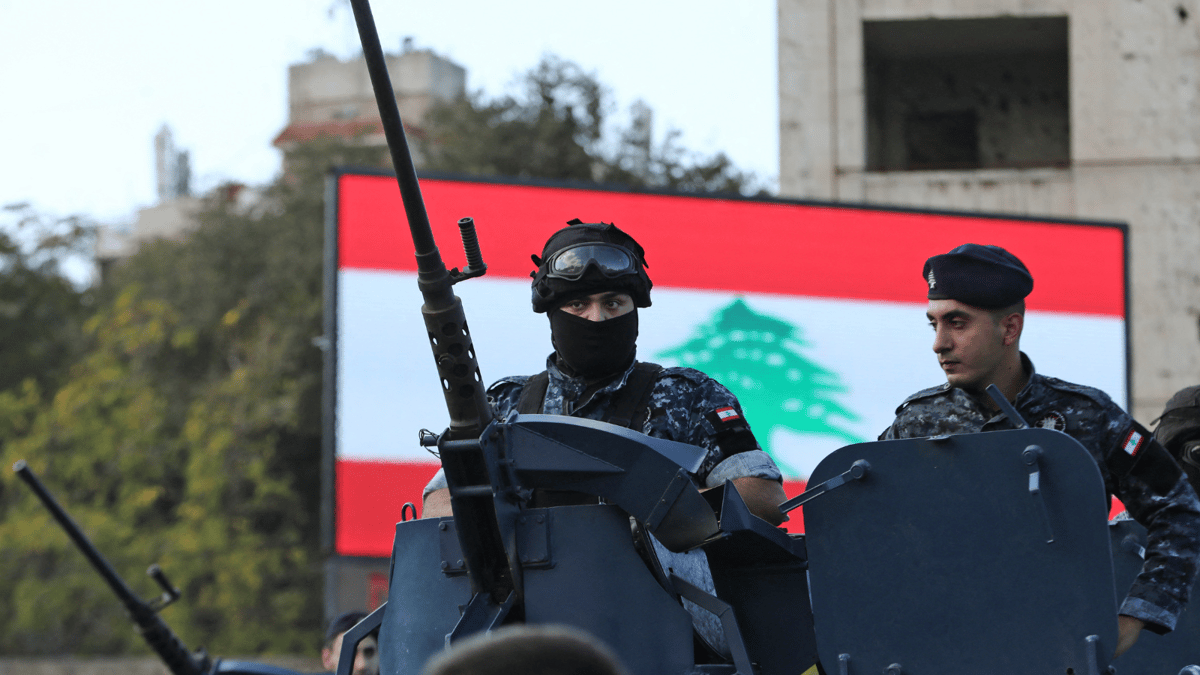"ما تقتلني عندي ولاد".. ضجة في لبنان بعد خطف مسؤول حزبي