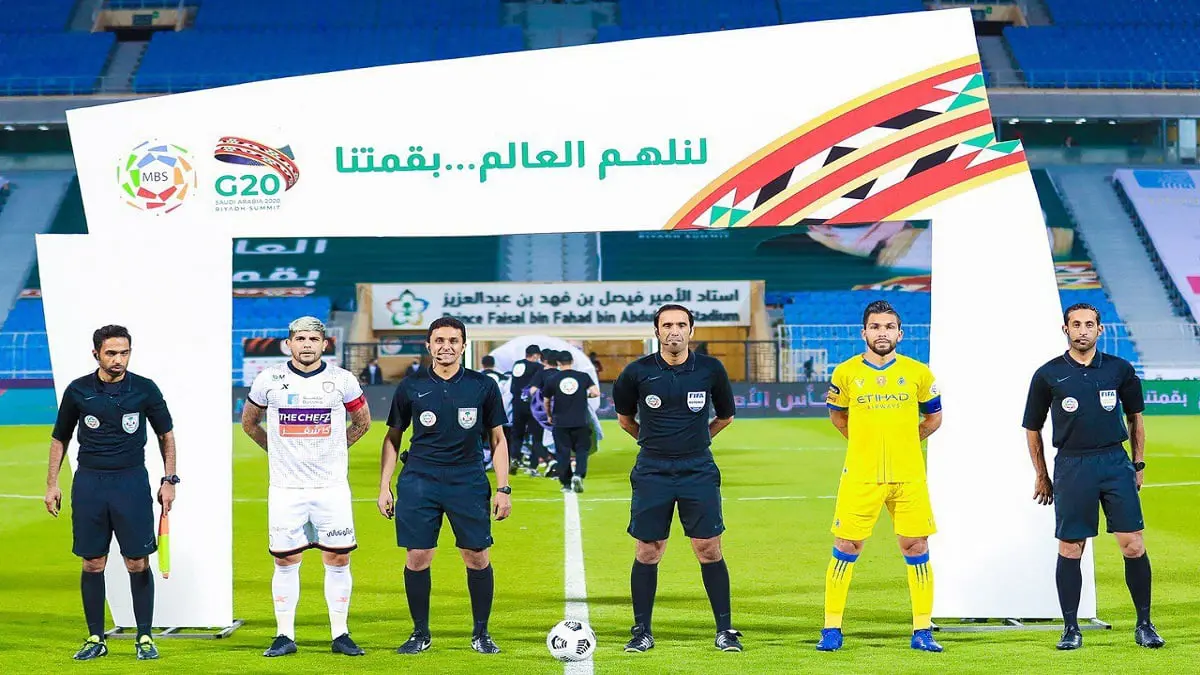 جدل حول أداء الحكم شكري الحنفوش في مباراة الشباب ضد النصر (فيديو)‎