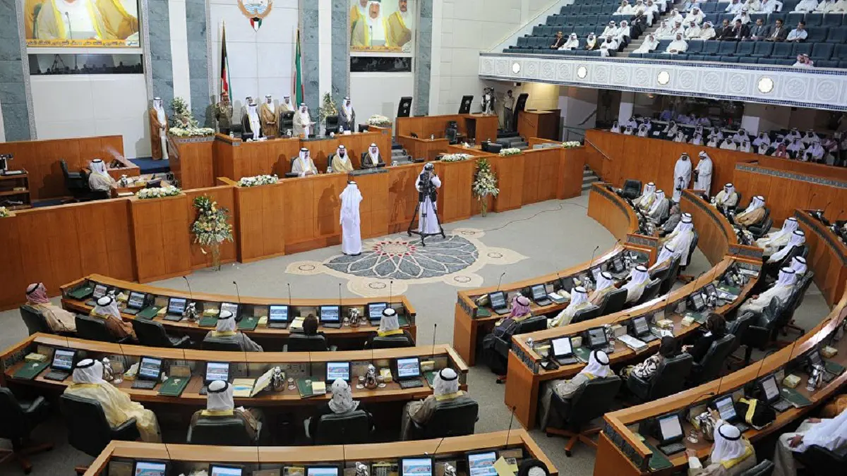 البرلمان الكويتي يوافق على فرض رسوم صحية على الزوار الأجانب