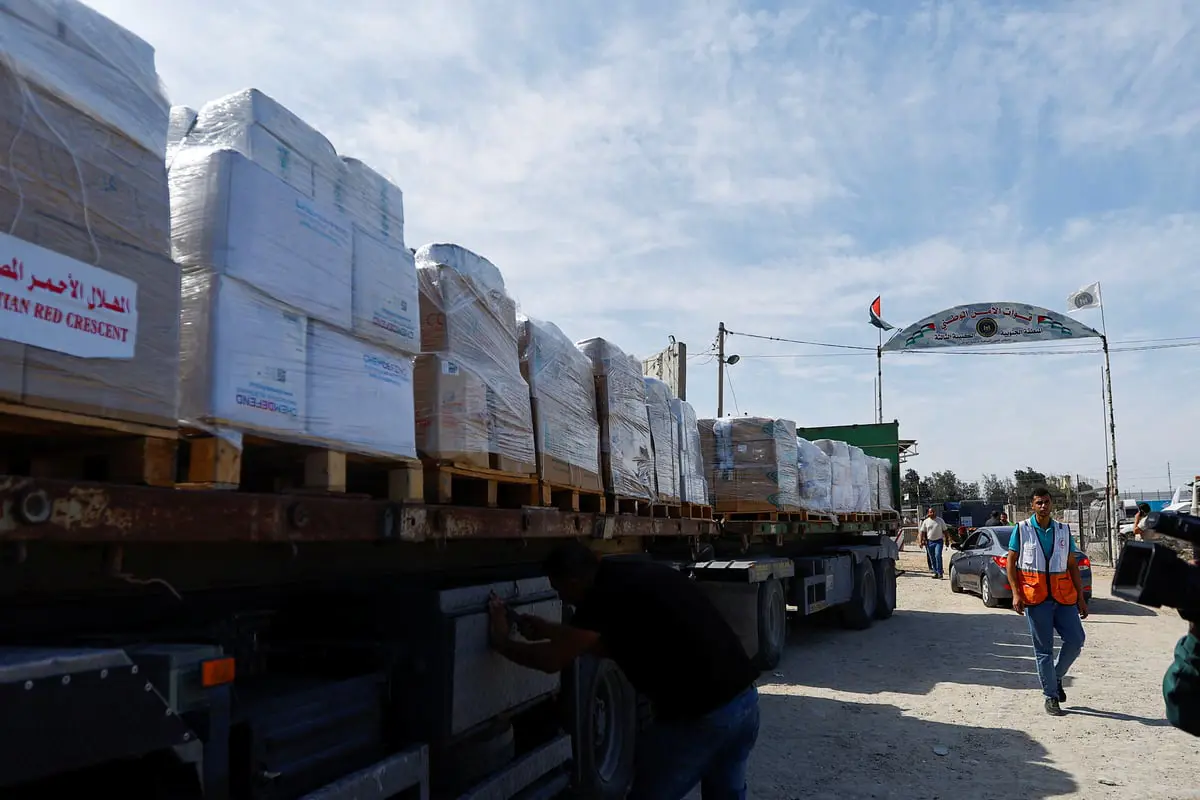  دخول ثالث قافلة مساعدات معبر رفح إلى قطاع غزة