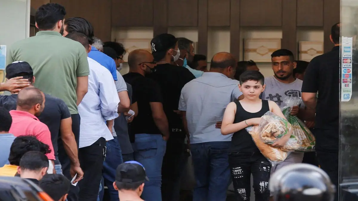 لبنان يرفع سعر الخبز المدعوم وسط أزمة معيشية خانقة
