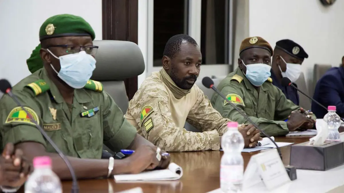 العسكريون في مالي يرجئون الانتقال للحكم المدني عامين