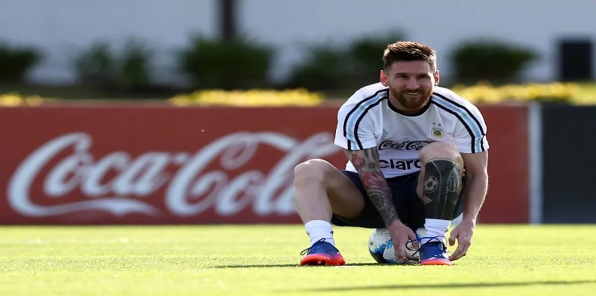 تشافي: برشلونة سيرتكب خطأ تاريخيًا إن لم يجدد عقد "اللاعب الأعظم في التاريخ"