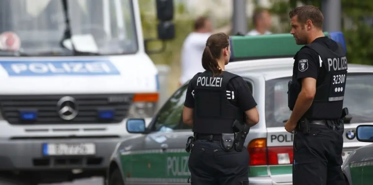 مقتل مهاجم طعن شخصين بسكين داخل قطار وسط ألمانيا