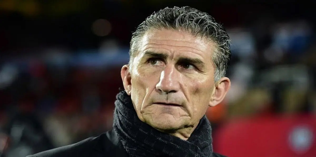 لماذا هنّأ النصر السعودي مدرب الأرجنتين الجديد؟