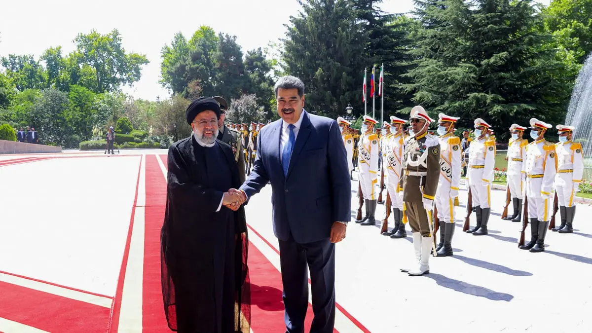 إيران وفنزويلا توقعان اتفاقية تعاون إستراتيجي مدتها 20 عاما