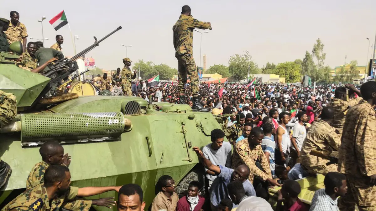 صحف عالمية: البرهان ينسف جهود أمريكا بالسودان.. ومخابرات أجنبية تساعد "داعش" ضد "طالبان"