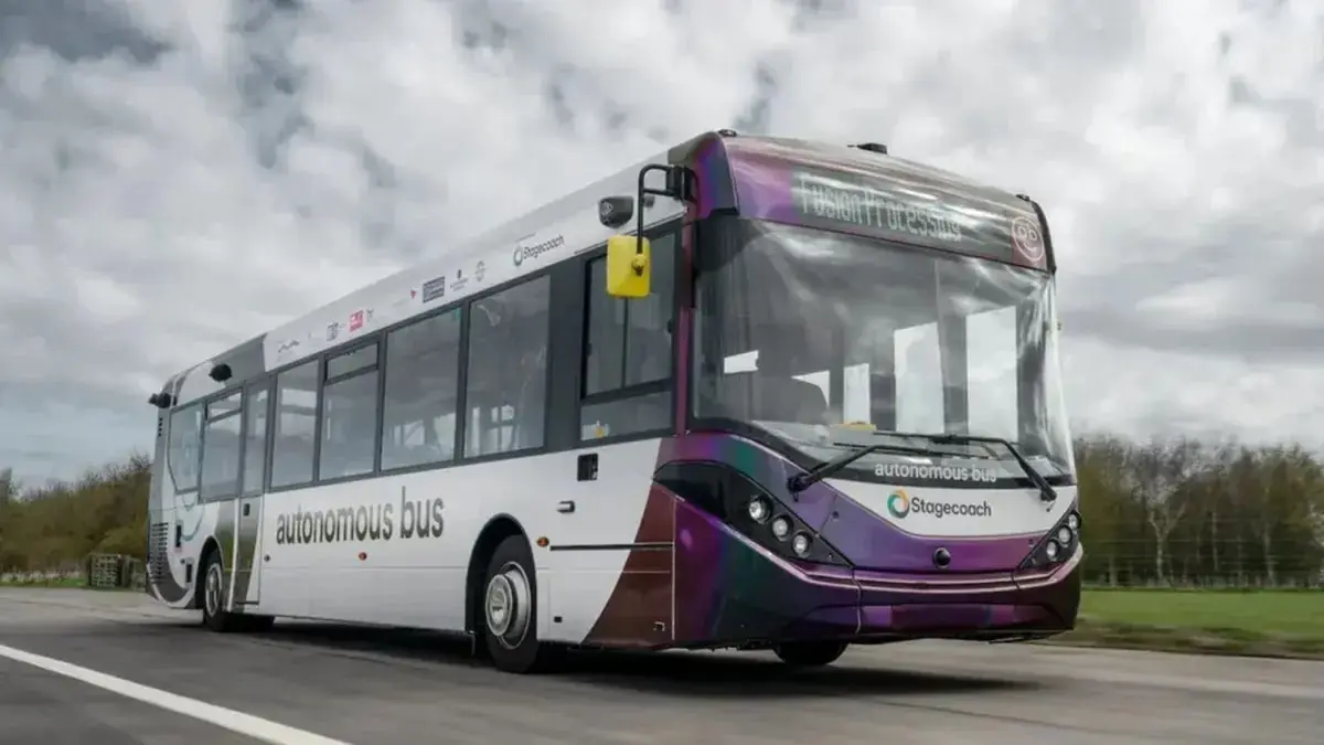 إطلاق أول خط حافلات ذاتية القيادة في المملكة المتحدة
