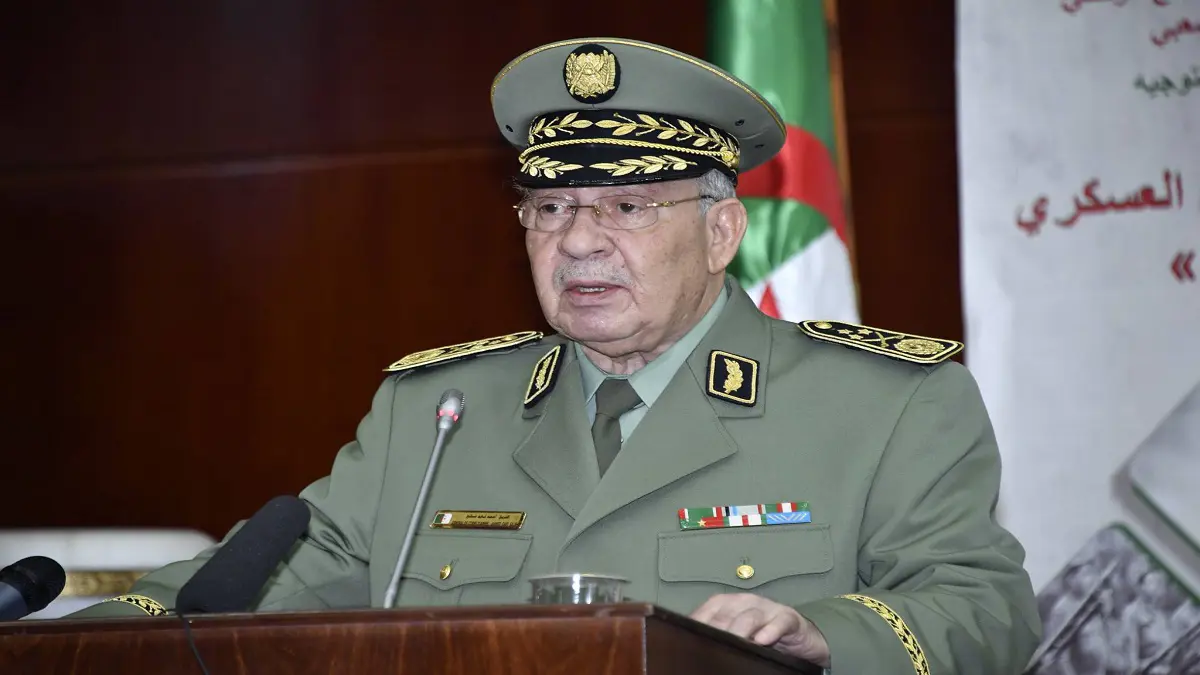في اجتماع "طارئ".. الجيش الجزائري يستعجل تسوية الأزمة السياسية