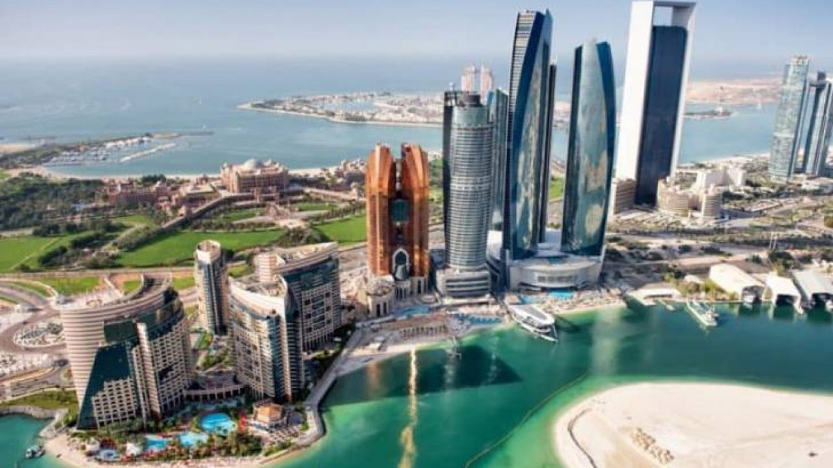 تطبيق نظام العمل الحضوري بنسبة 60 % في أبوظبي