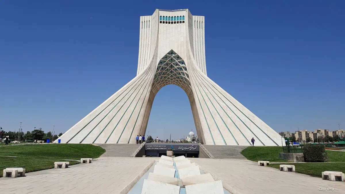 تقرير: تخفيف العقوبات سيدر على إيران ترليون دولار حتى 2030
