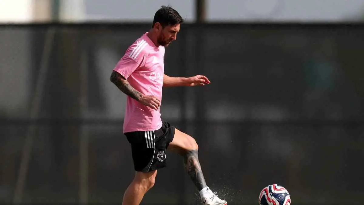شبه نهائي.. ميسي يوافق على اللعب في الدوري السعودي