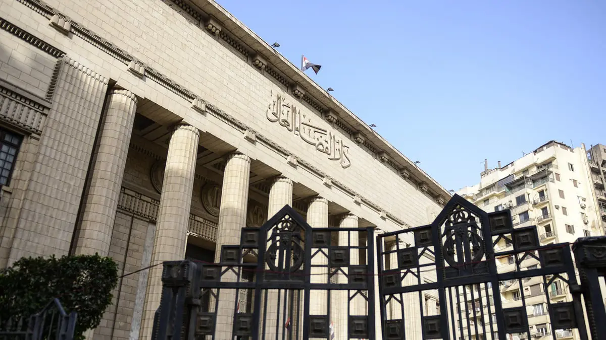 إحالة مصري قتل والدته إلى محكمة الجنايات