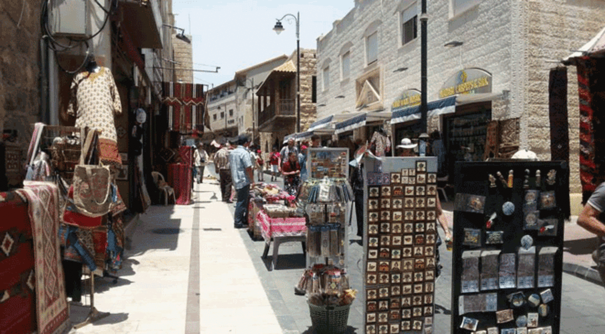 الأردن.. مدينة مادبا تنعش "سياحة الترانزيت"
