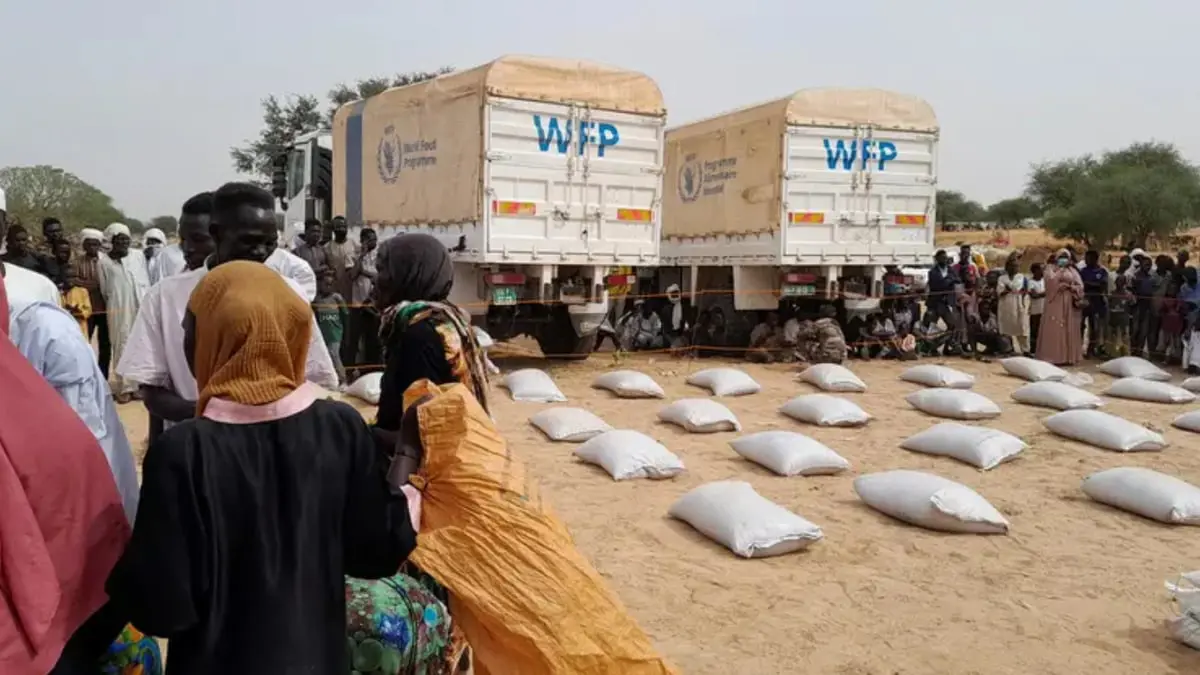 خبير: 13 عقبة تمنع وصول المساعدات الإغاثية إلى السودانيين