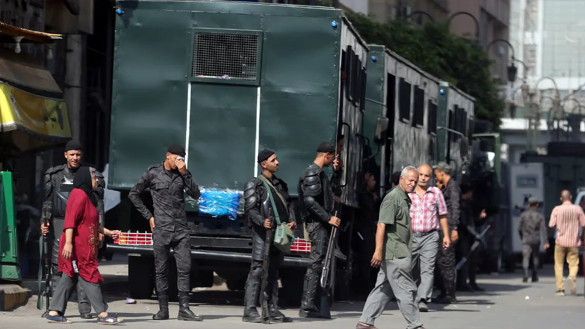 الإعدام لأم مصرية قتلت طفلها بعد أن شاهدها بوضع مخل مع عشيقها