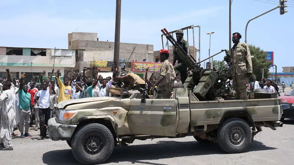مخاوف من إطالة أمد الصراع في السودان مع سعي طرفيه للسيطرة