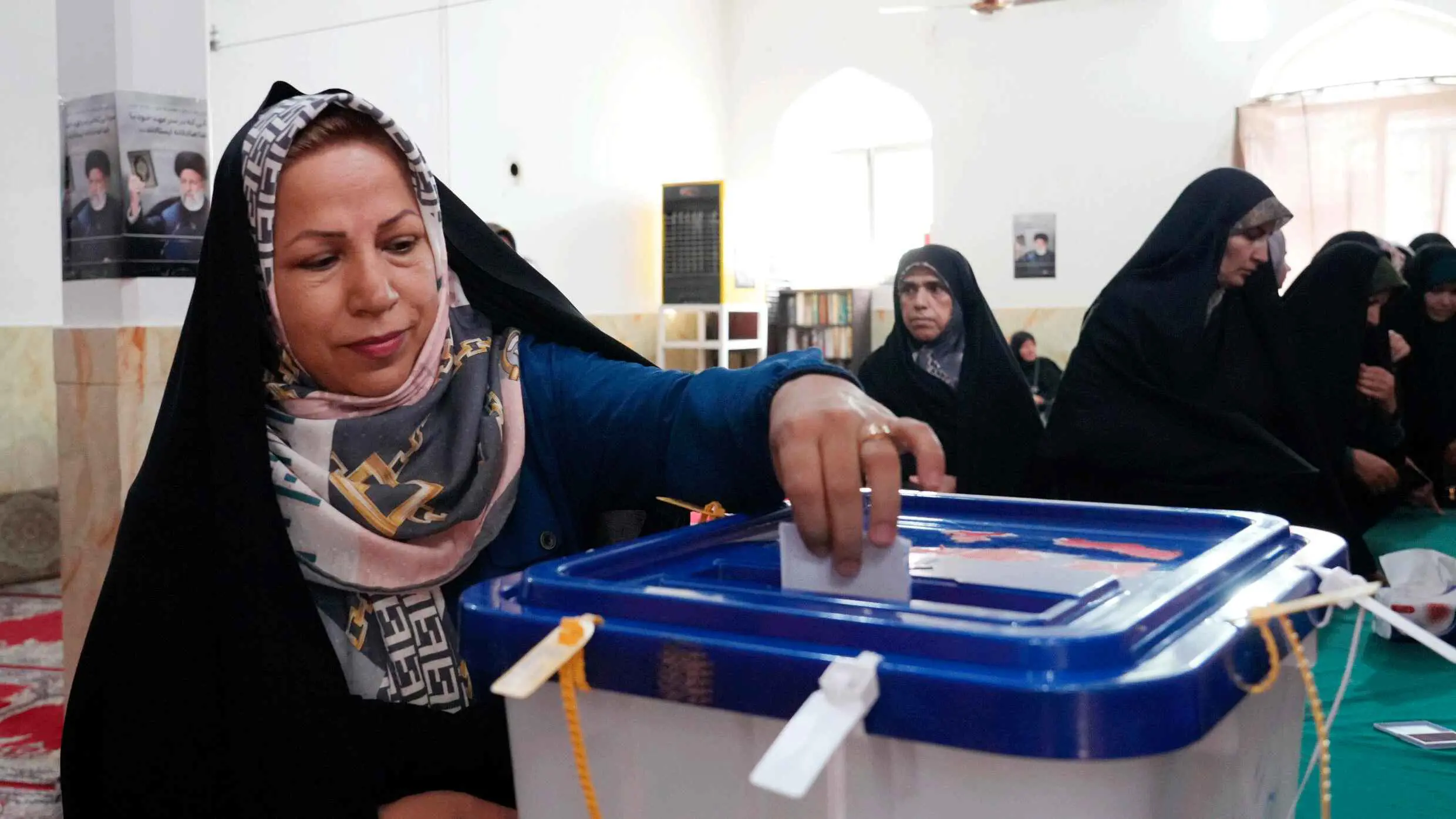 مصدر: المشاركة الانتخابية في طهران "متدنية"
