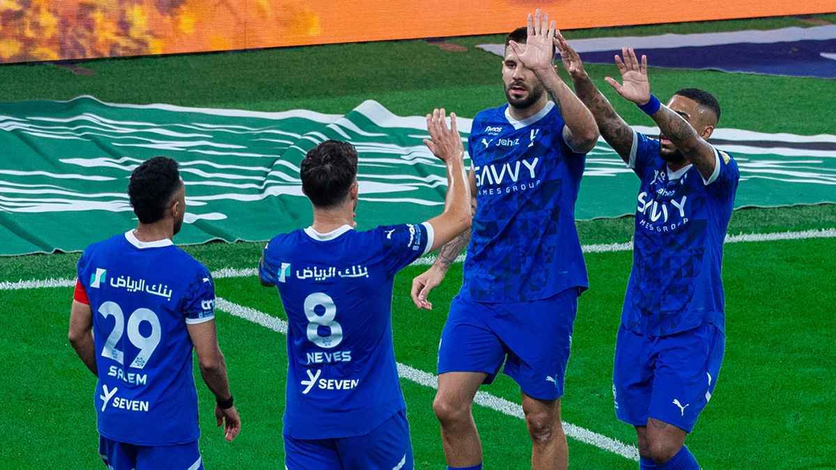 انهارت.. ضربة كبيرة لنادي الهلال السعودي في صفقة الموسم | إرم نيوز